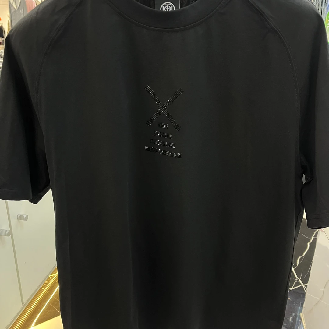 TCH服饰时尚黑色烫钻工艺重工T恤S69B106058私服tch