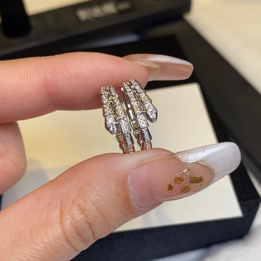 钻石耳饰18K金镶嵌蛇形耳扣