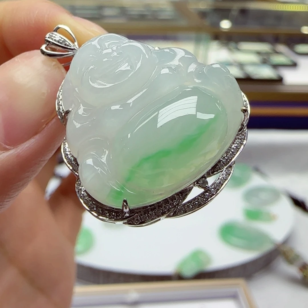 18K金镶嵌挂件翡翠佛