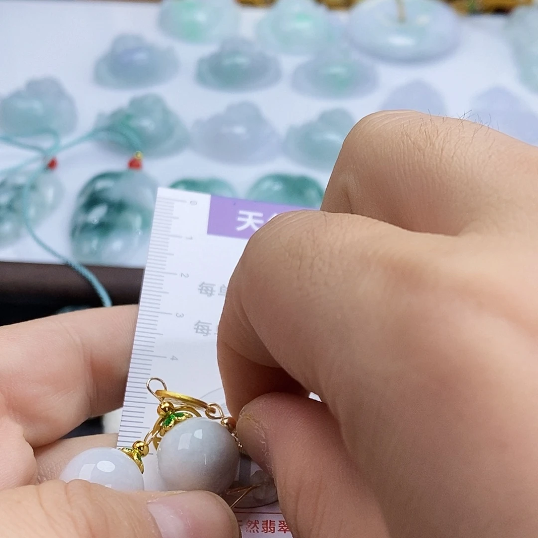 翡翠未镶嵌颈饰4180