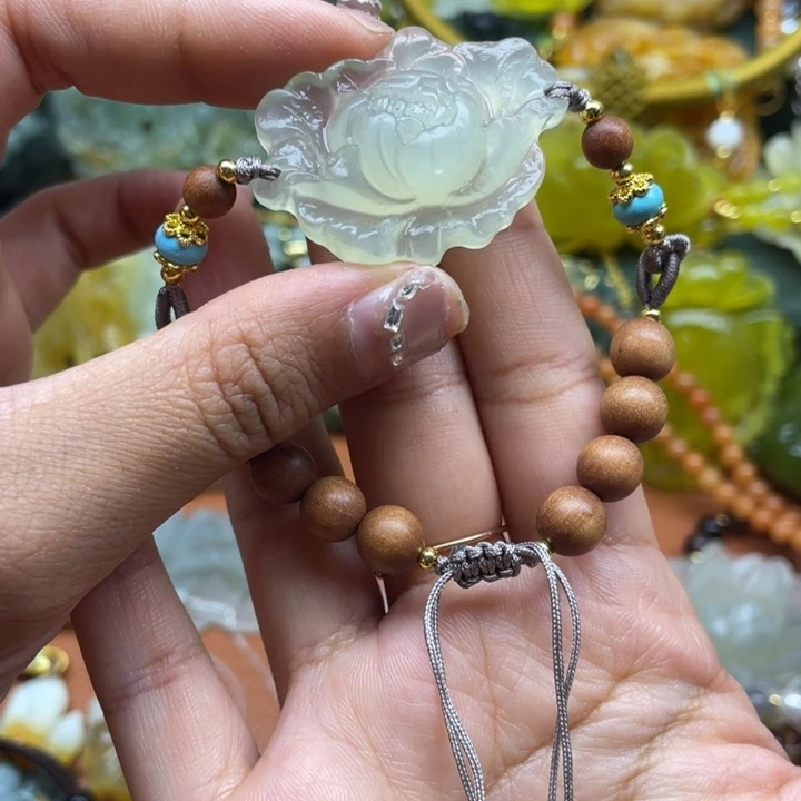 蛇纹石玉未镶嵌吊坠