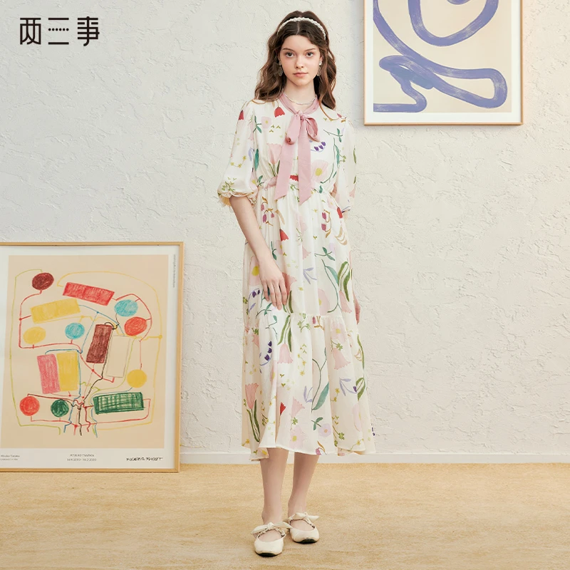 两三事梦寐花园法式印花绑带领泡泡袖a字连衣裙