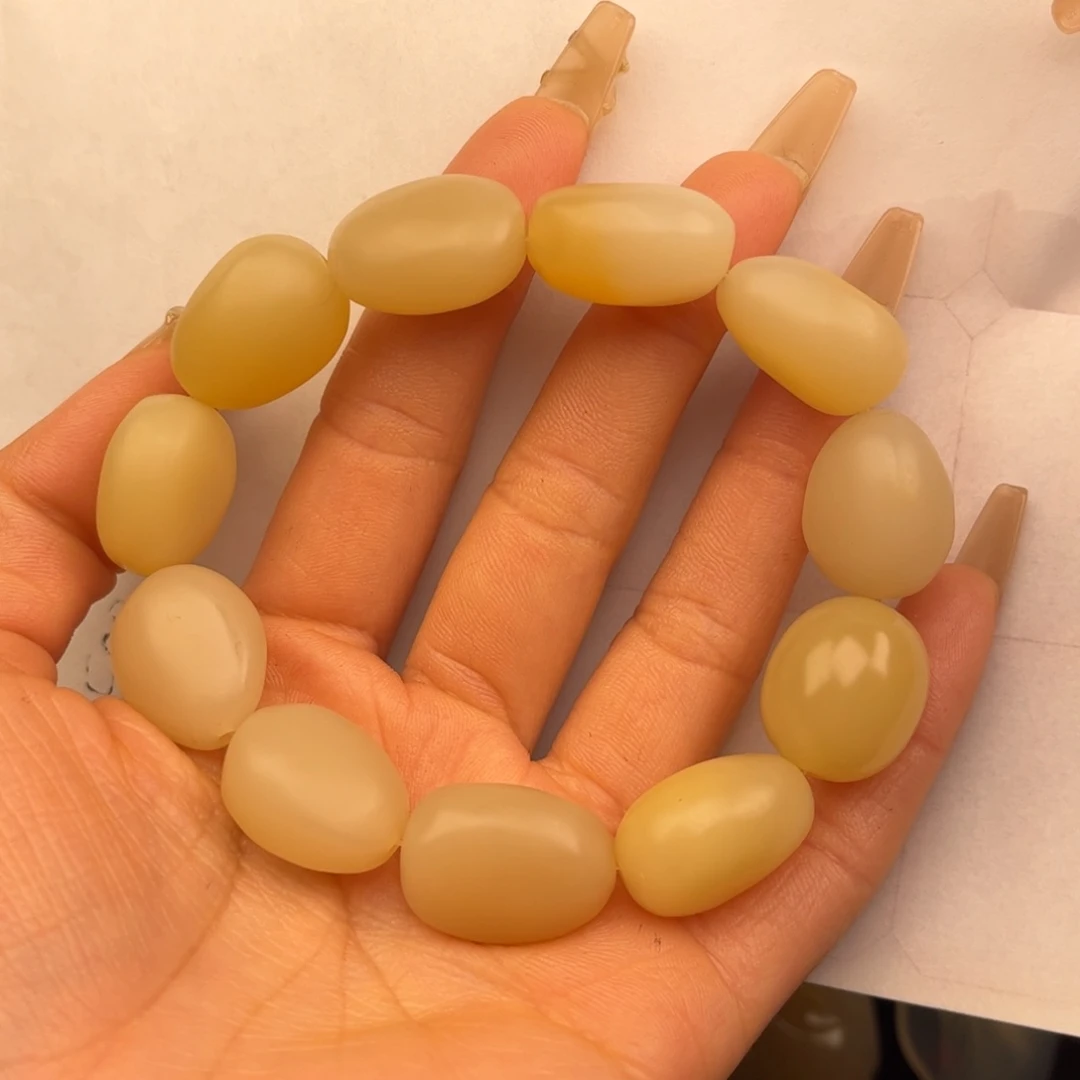 石英质玉未镶嵌黄蜡石吊坠仁*