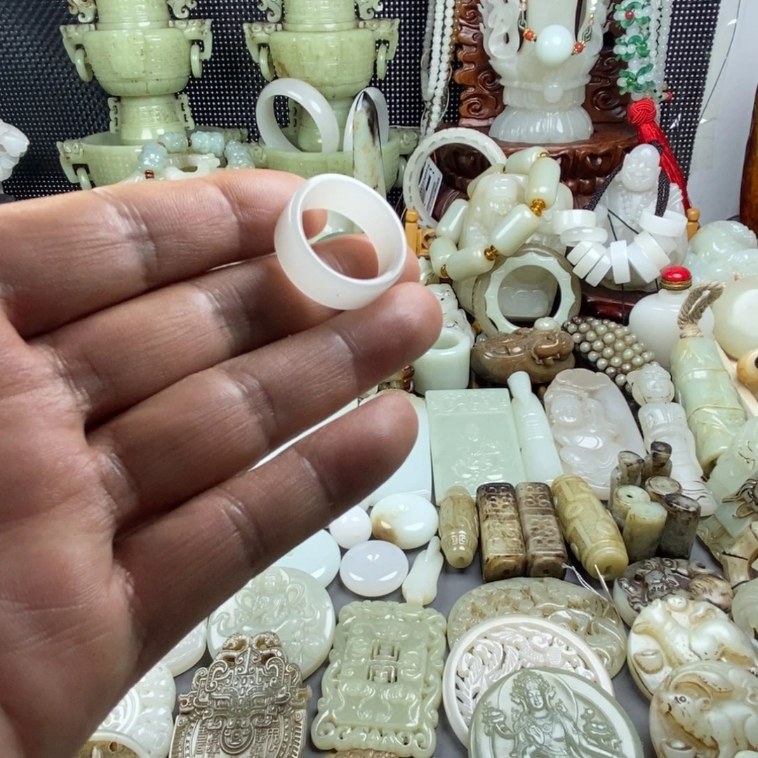 和田玉（糖玉）未镶嵌颈饰