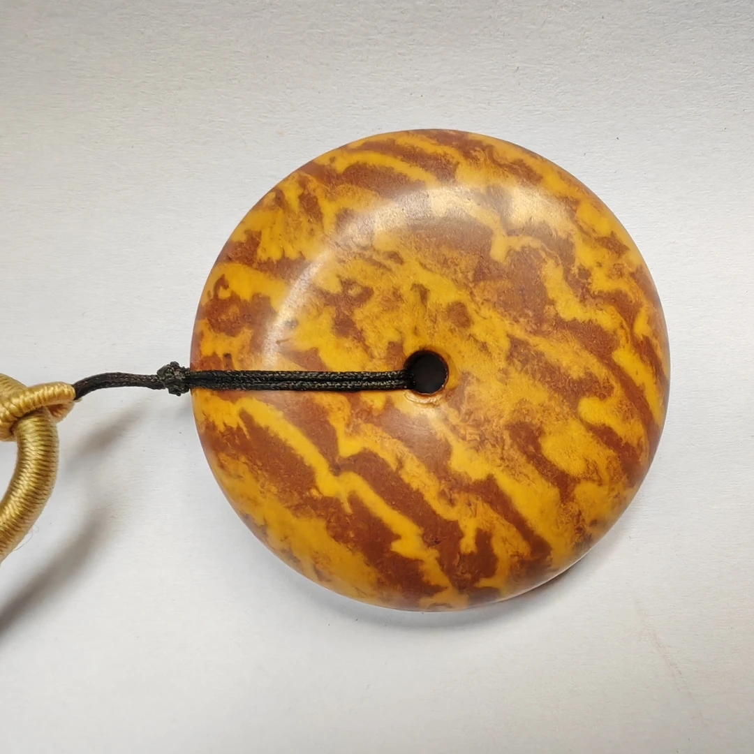 泗水砭石疗养院生物电平安扣手把件