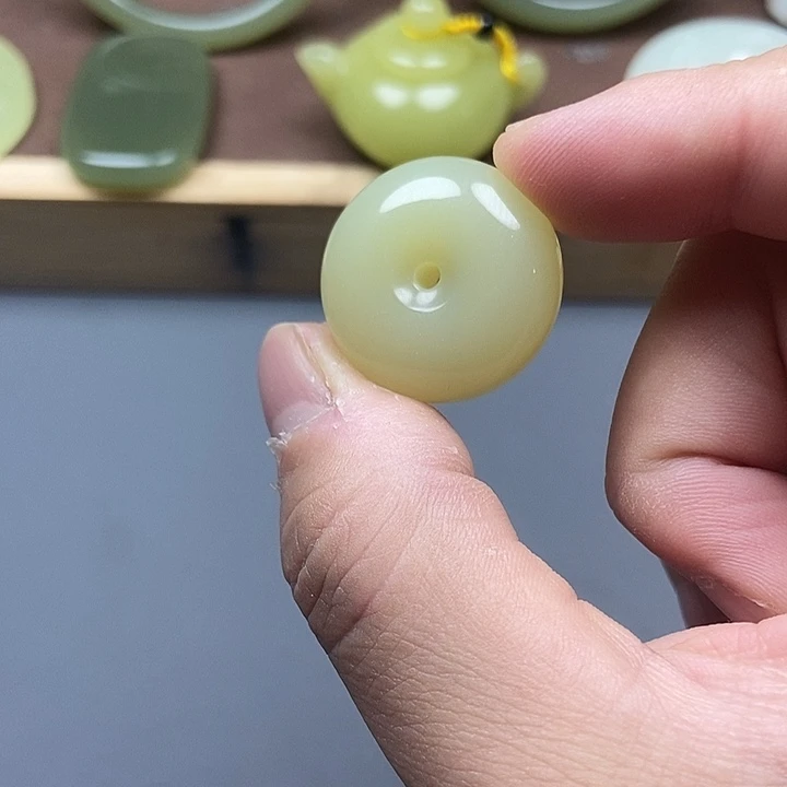颈饰未镶嵌和田玉