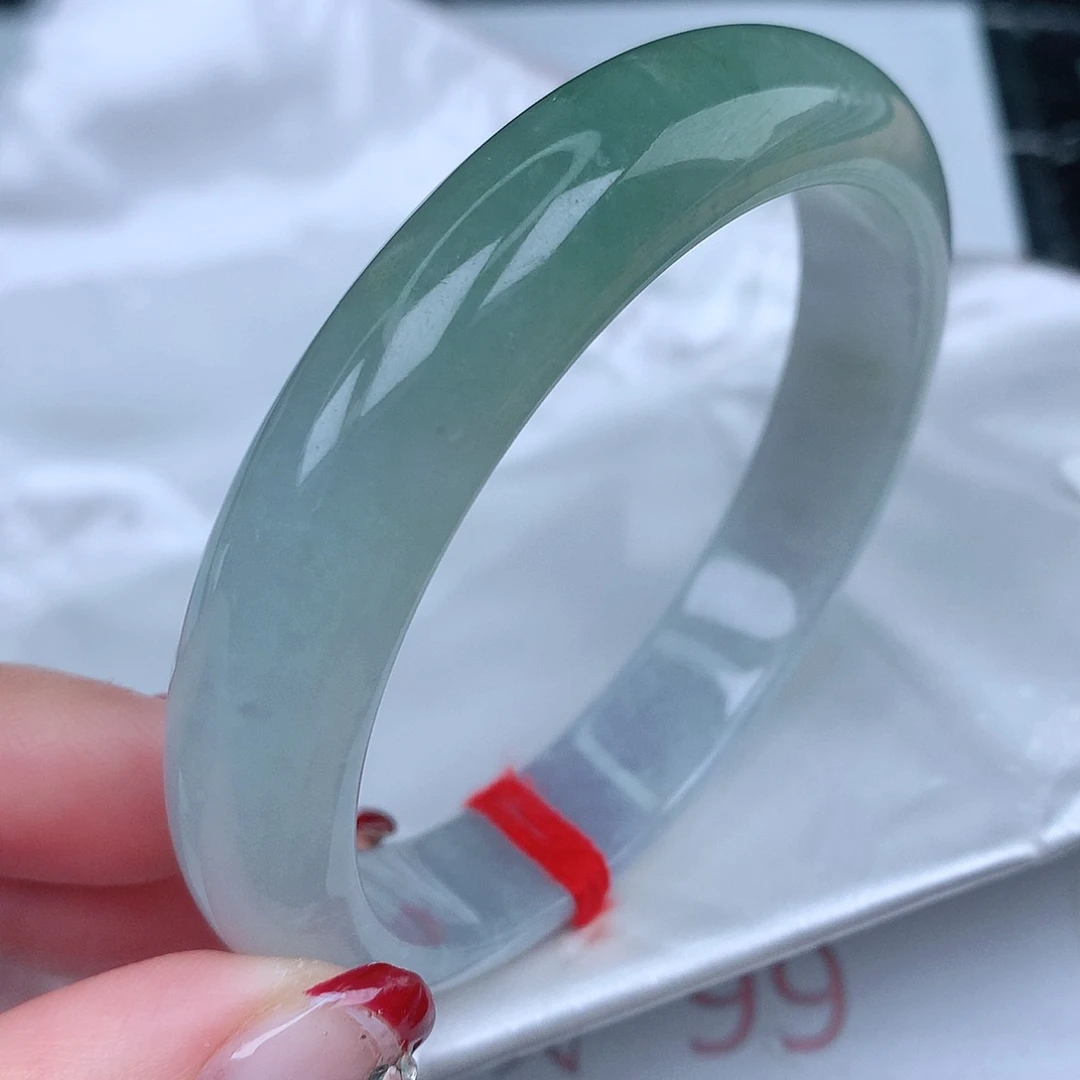 翡翠手镯未镶嵌天然