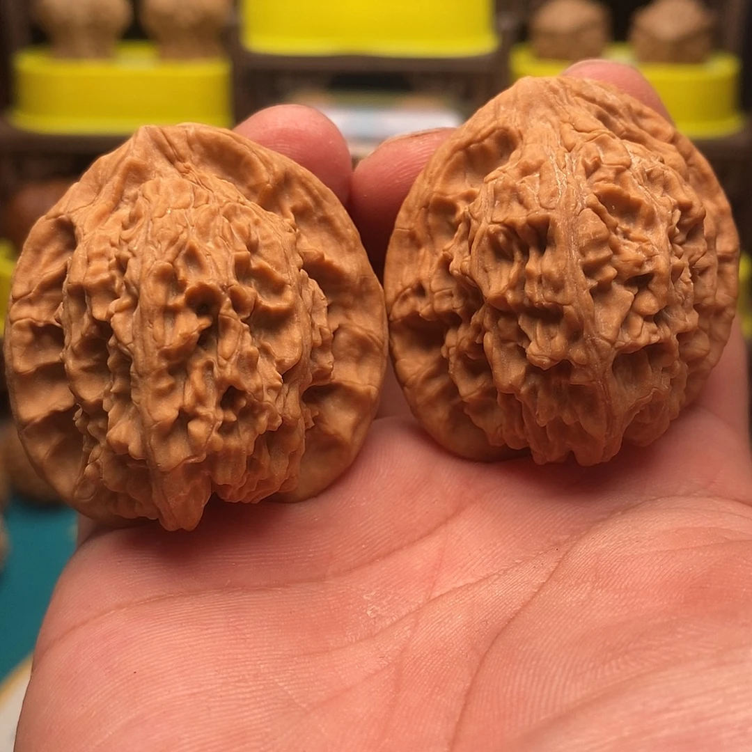 吊坠文玩核桃红狮子