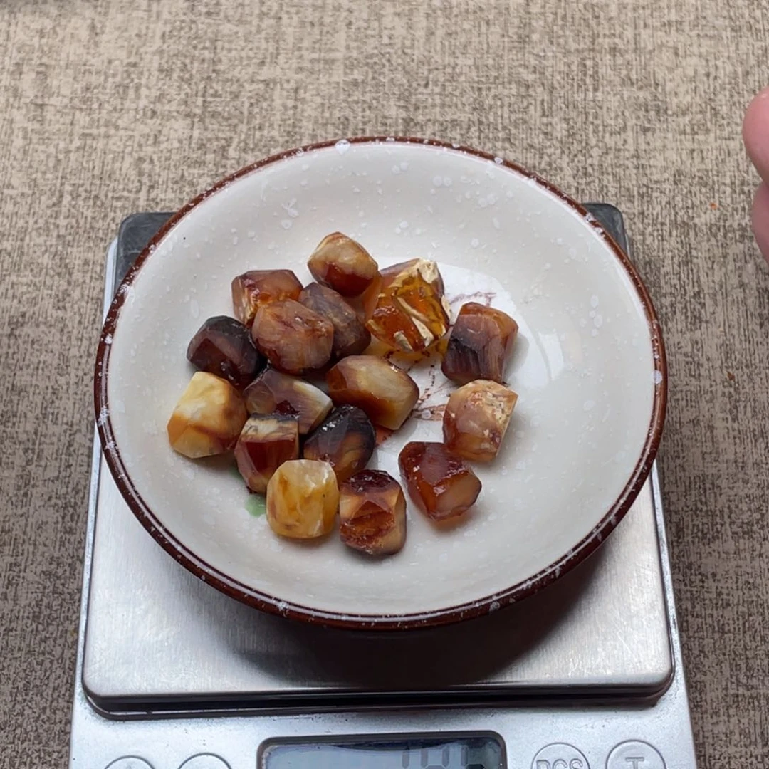 定制琥珀未镶嵌蜜蜡