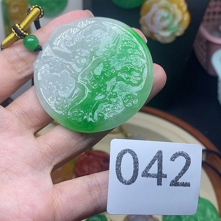 吊坠(赠链)未镶嵌翡翠