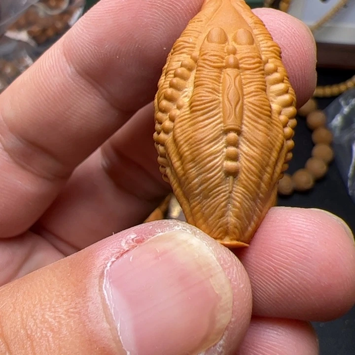 玲***a猴头核桃吊坠看看咯