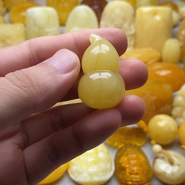 琥珀颈饰未镶嵌琥珀蜜蜡吊坠