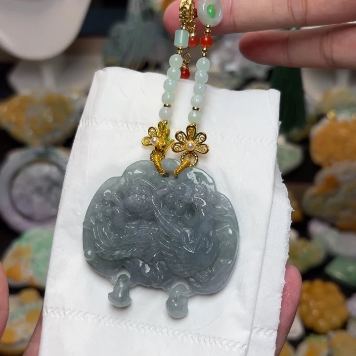 翡翠未镶嵌颈饰吊坠