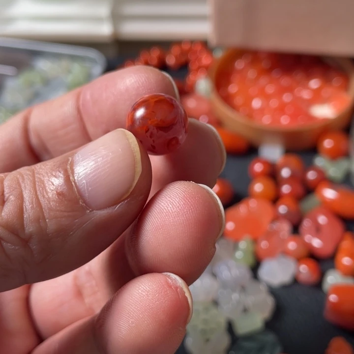 颈饰未镶嵌南红玛瑙