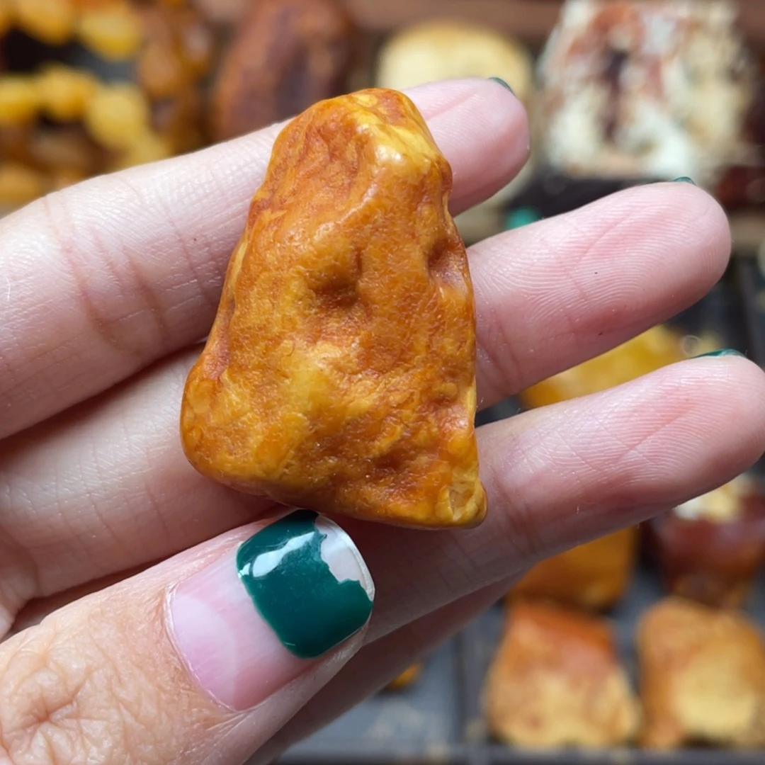 琥珀未镶嵌珠宝奇石