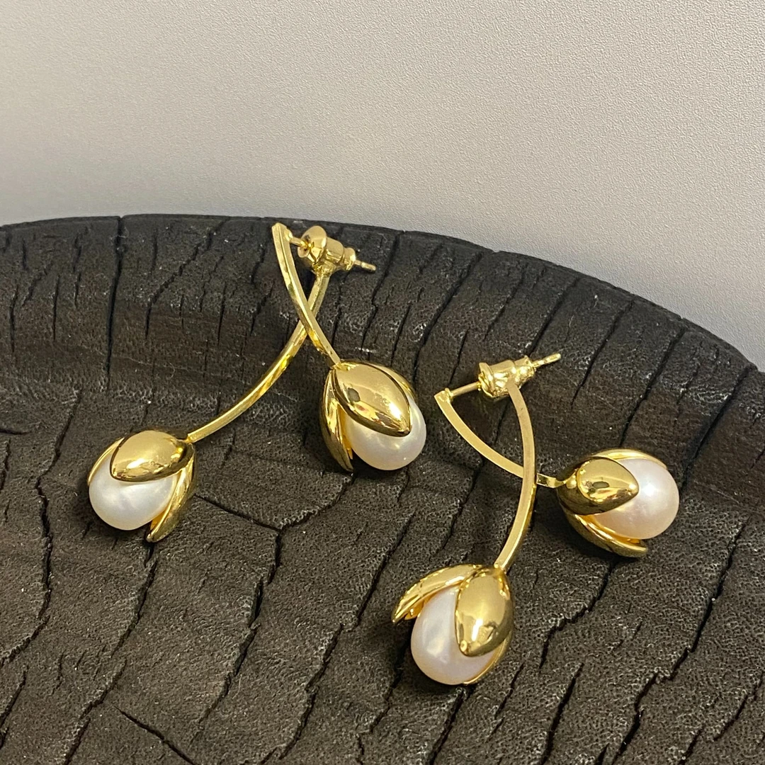 【山珊珠宝】郁金花开淡水珍珠耳饰（01120）