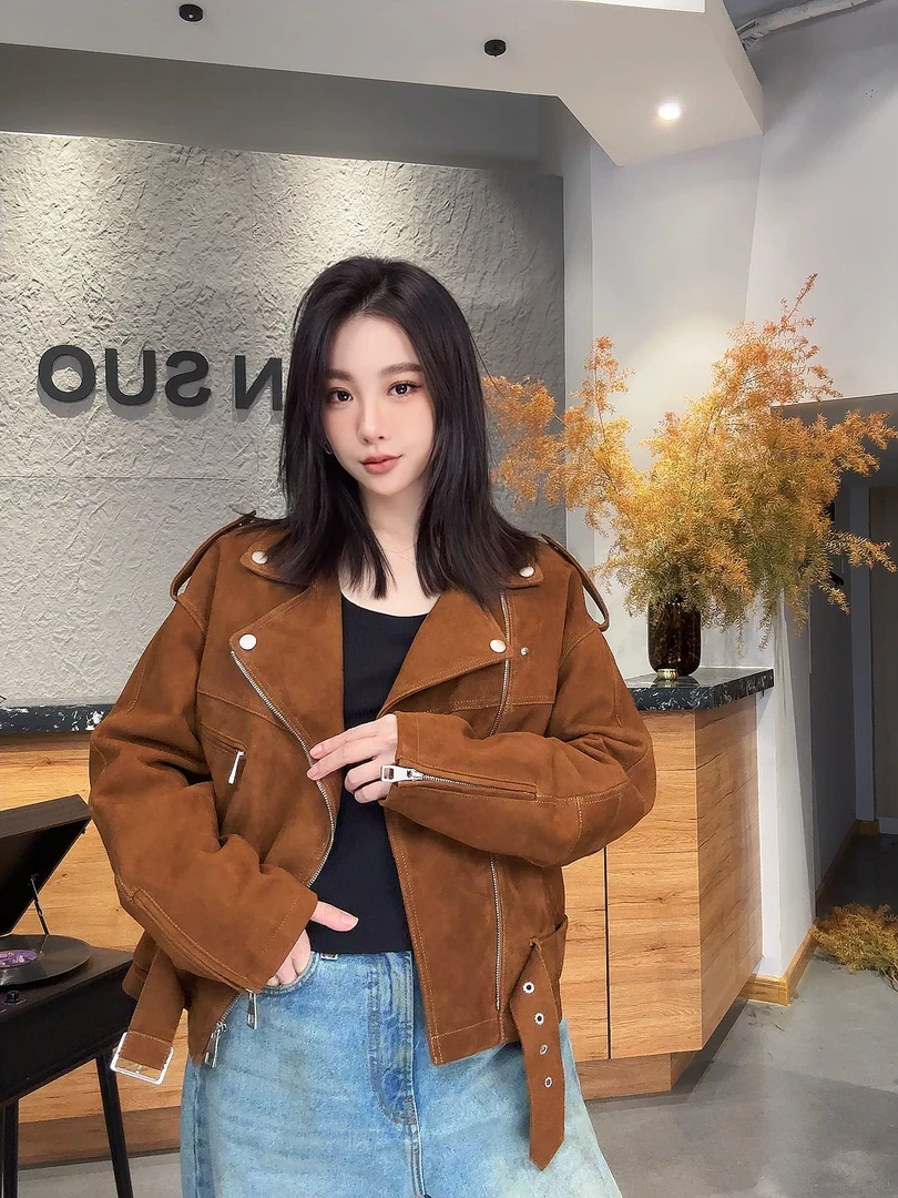 「然然服饰」山羊皮绒面浅咖女外套-33183