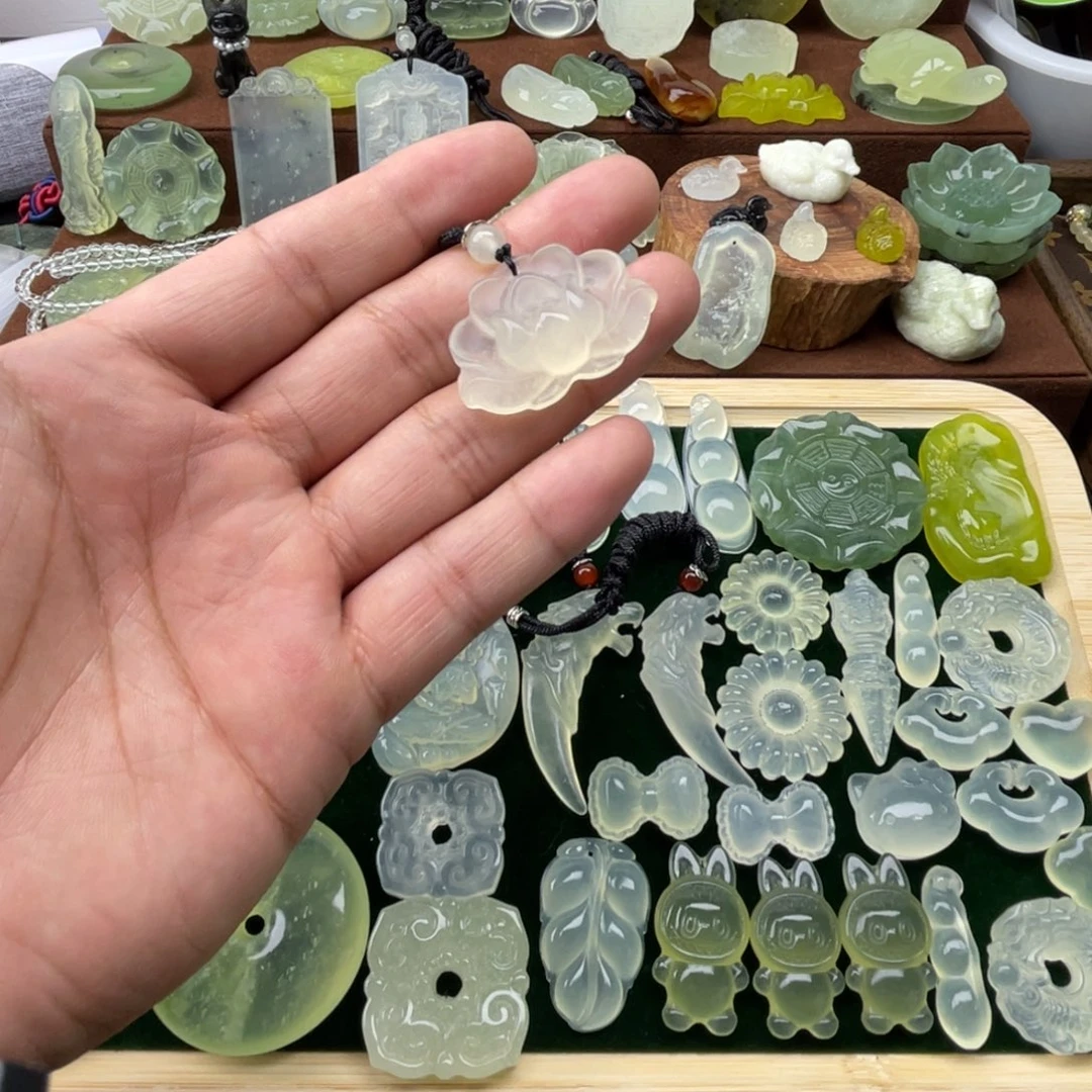 未镶嵌蛇纹石玉颈饰
