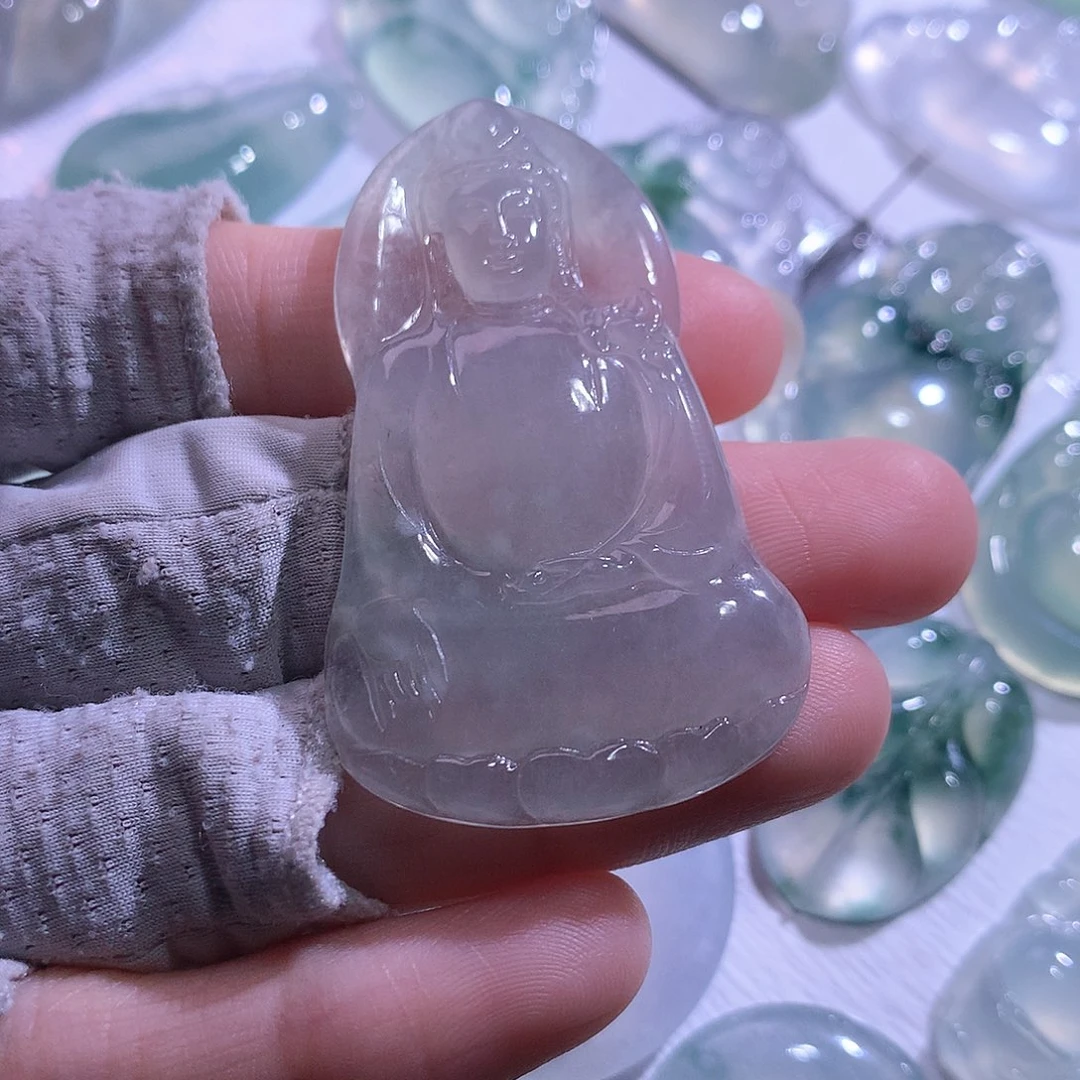 颈饰未镶嵌翡翠观音