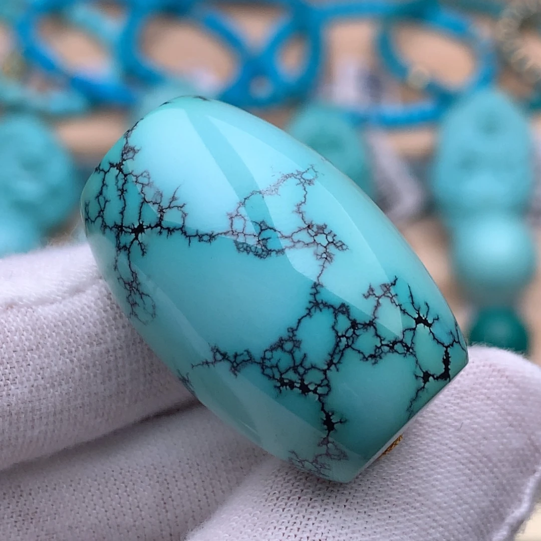 绿松石未镶嵌珠宝奇石20.6*30.5mm