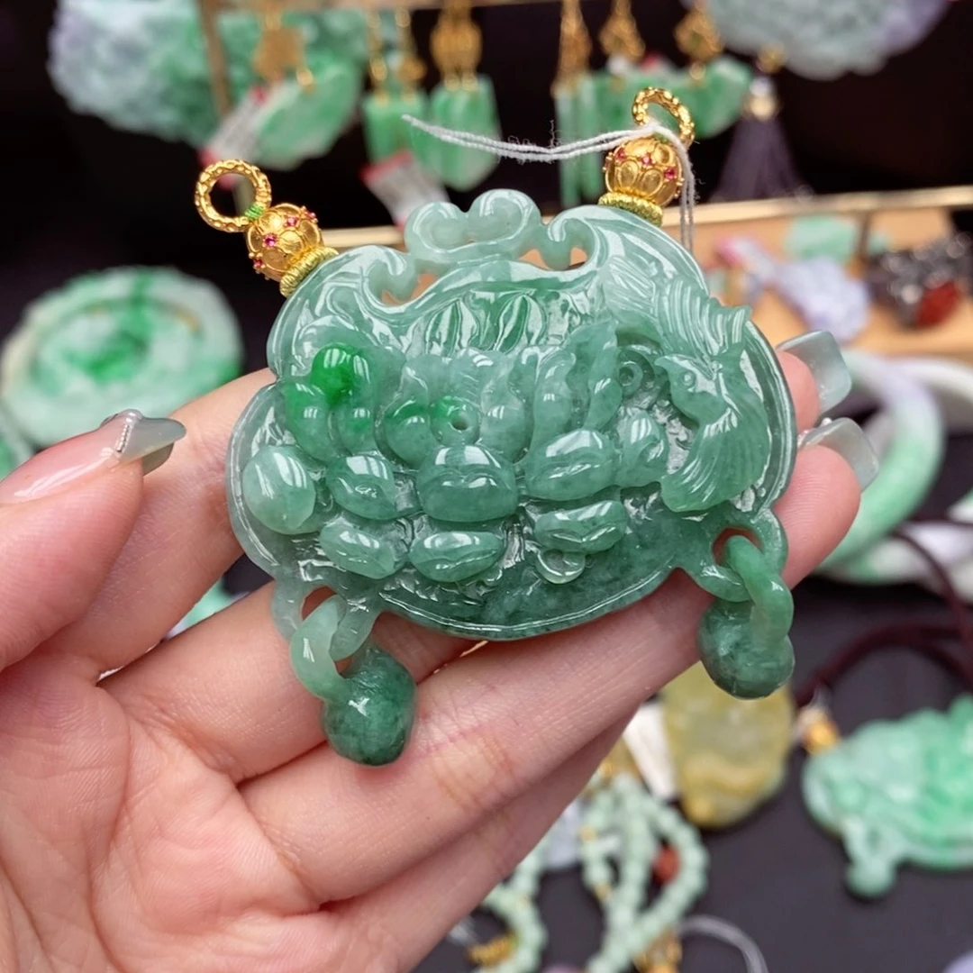 翡翠未镶嵌颈饰翡翠