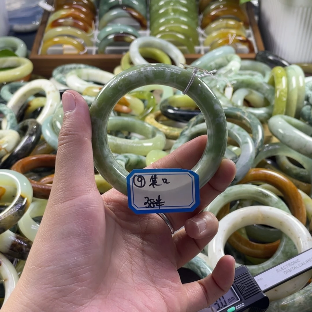 袋***袋蛇纹石玉未镶嵌手镯