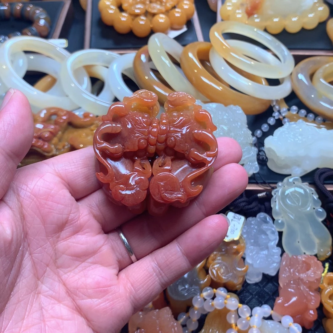 石英质玉（黄龙玉）未镶嵌挂件