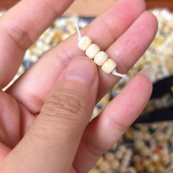 蜜蜡未镶嵌裸石6mm一组