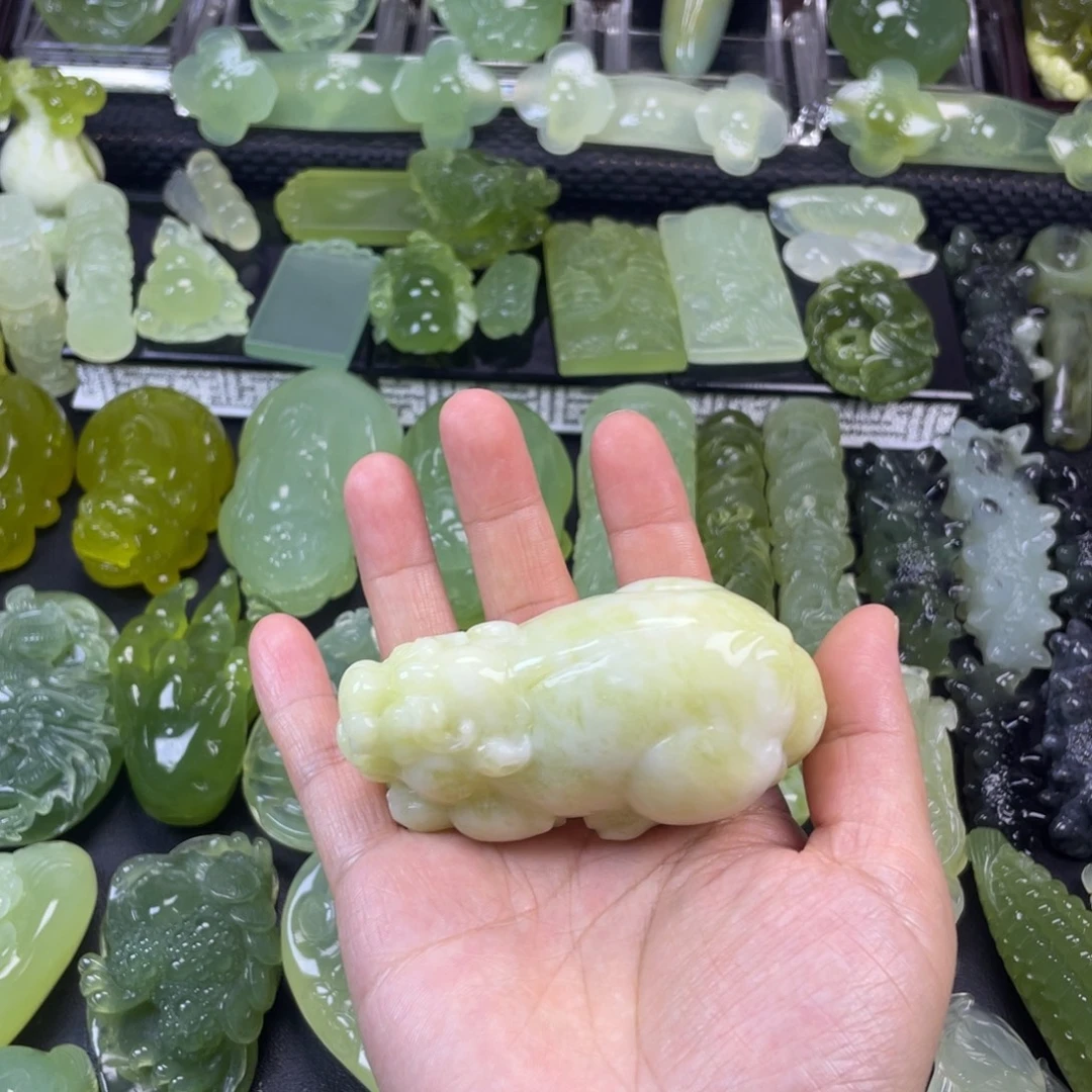 蛇纹石玉未镶嵌珠宝奇石