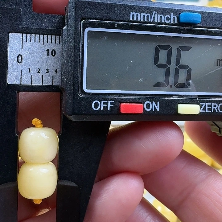 蜜蜡未镶嵌裸石27