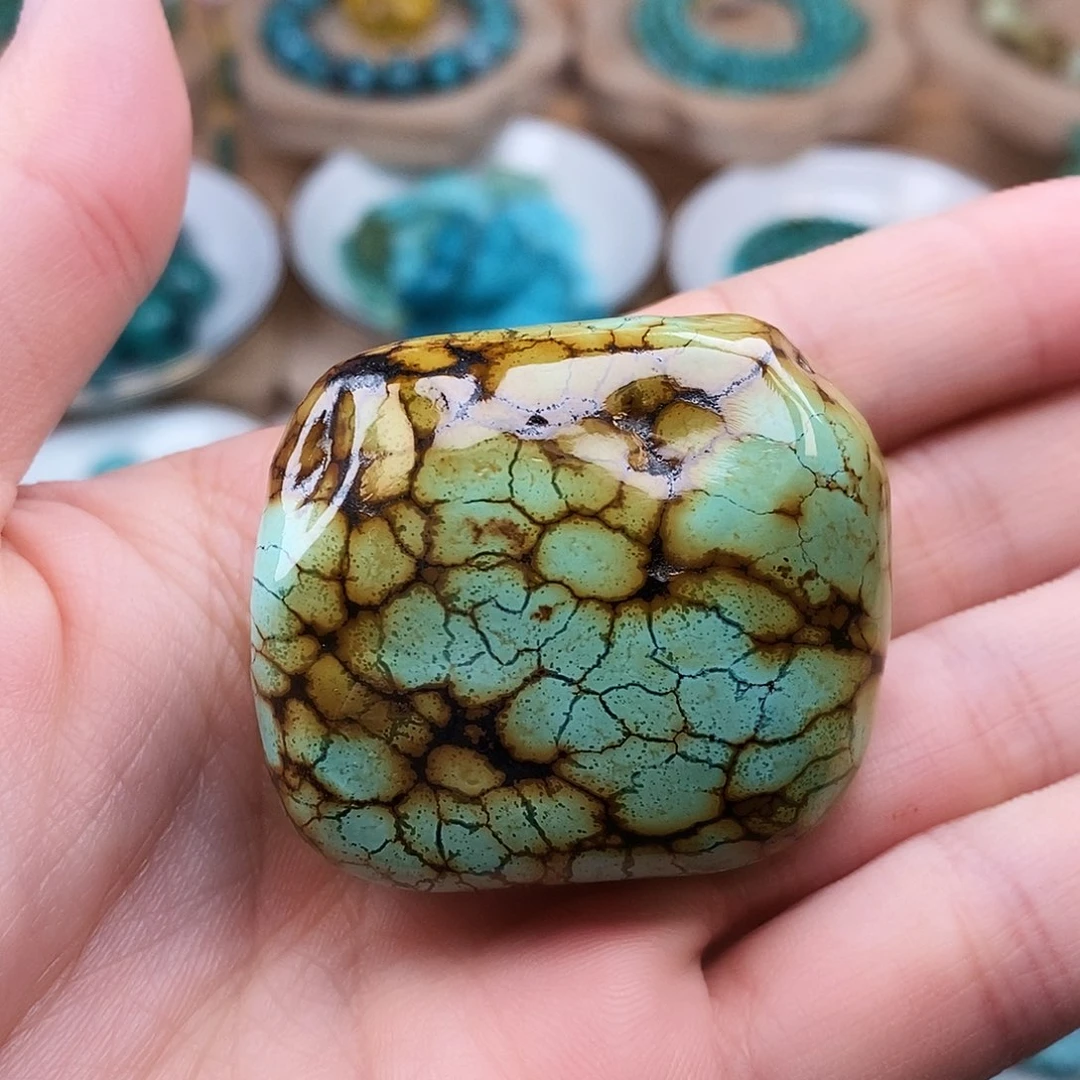 绿松石未镶嵌珠宝奇石