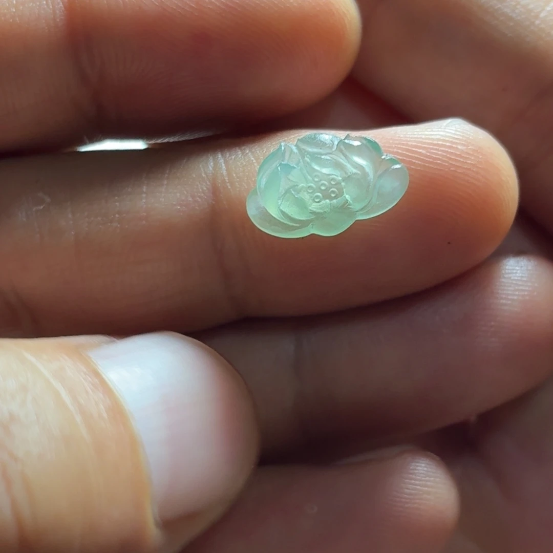 未镶嵌定制翡翠莲花