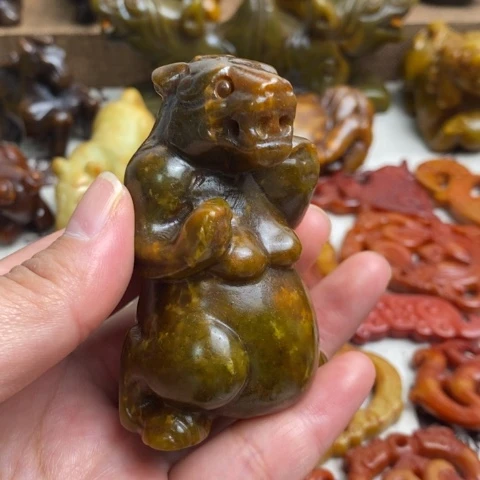 未镶嵌蛇纹石玉颈饰127
