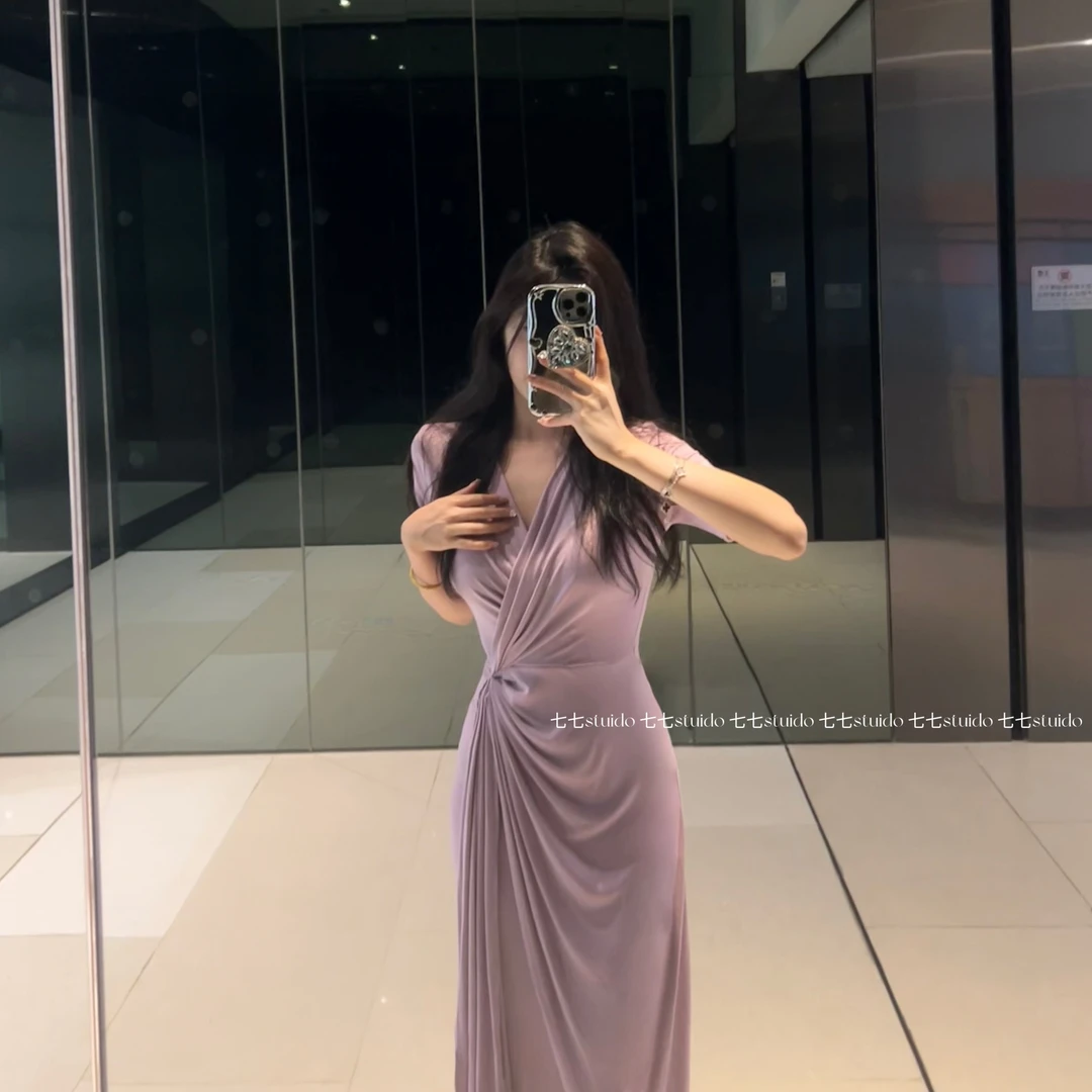 七七【美人风骨】气质V领气质修身中裙优雅收腰针织连衣裙女Q6664