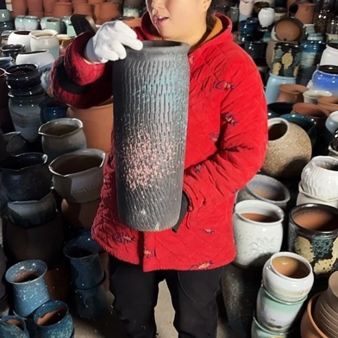 口18高43瑕疵口裂一个。