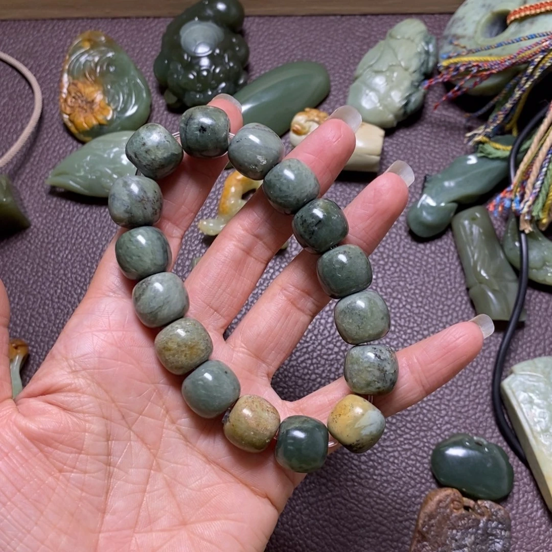 岫岩河磨玉（透闪石质玉）无未镶嵌蝈*