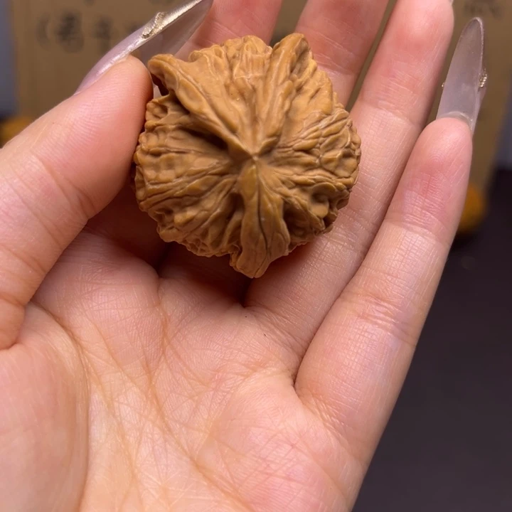 阳***哥菩提籽类三棱单只异型有瑕