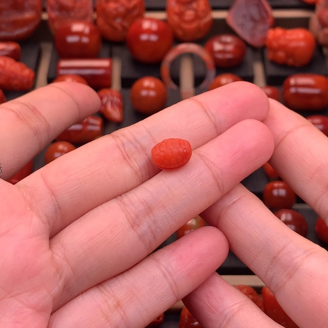 南红玛瑙未镶嵌精工雕刻富甲8.8mm