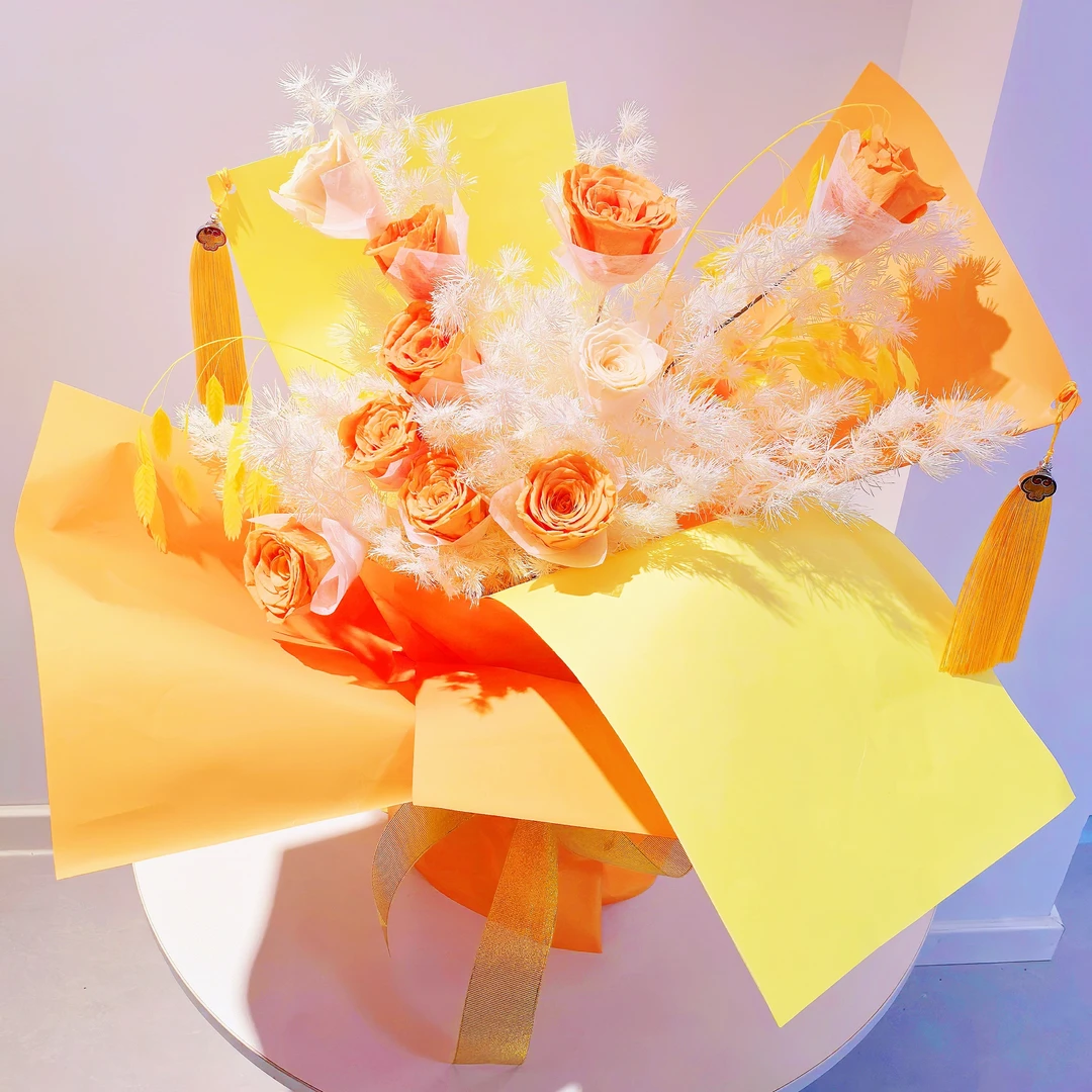 心想事橙永生花10朵玫瑰蓬莱松和流苏挂坠寓意心想事橙好事橙双