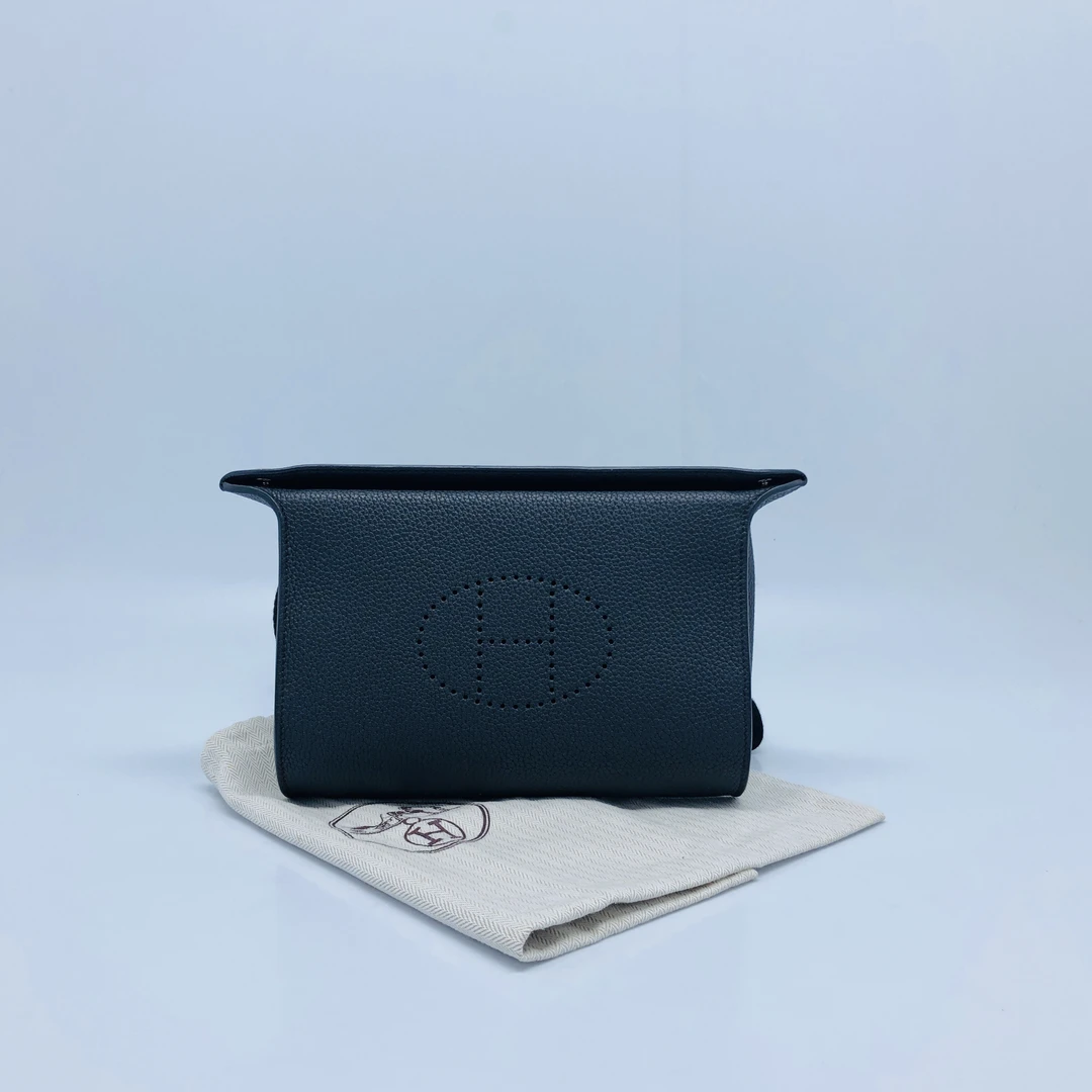 99新 LouisVuitton/路易威登 黑色银扣餐盘包斜挎包/4612号