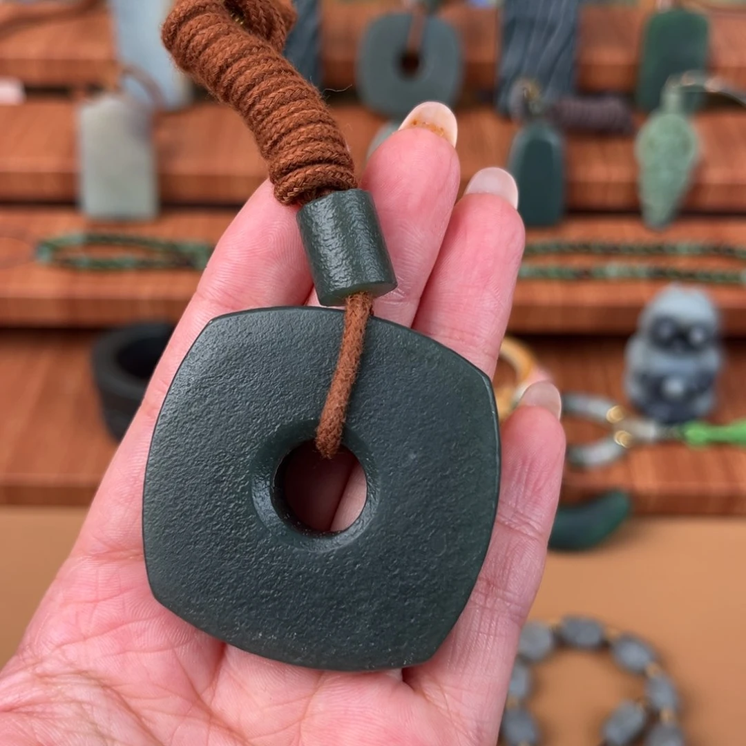 和田玉（糖玉）未镶嵌颈饰