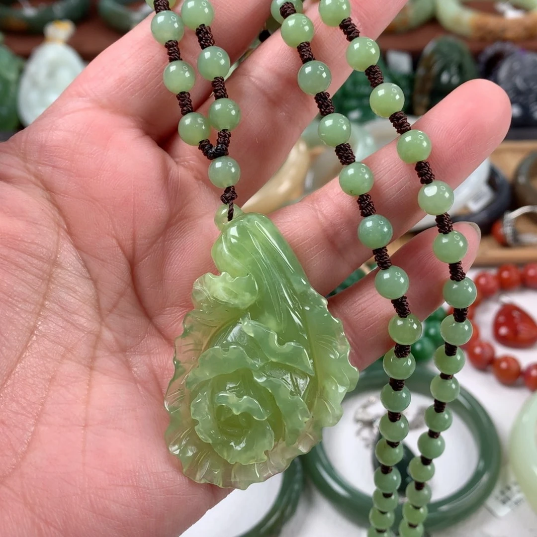 岫玉颈饰未镶嵌吊坠