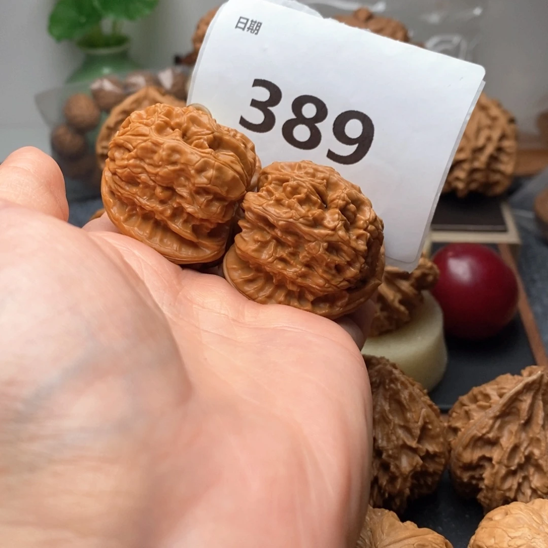 文玩核桃吊坠邢****牌39白狮子389