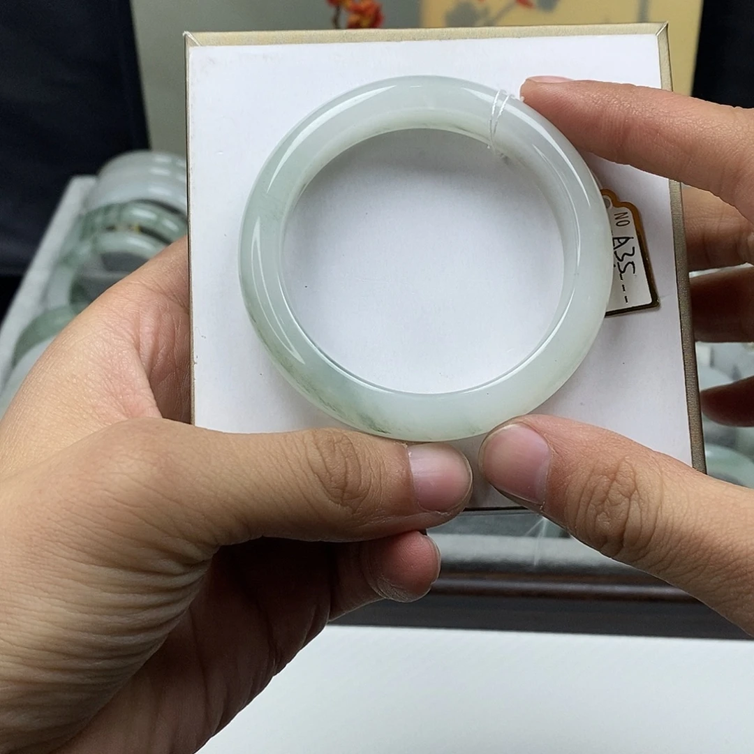 石英质玉未镶嵌手镯56圈口