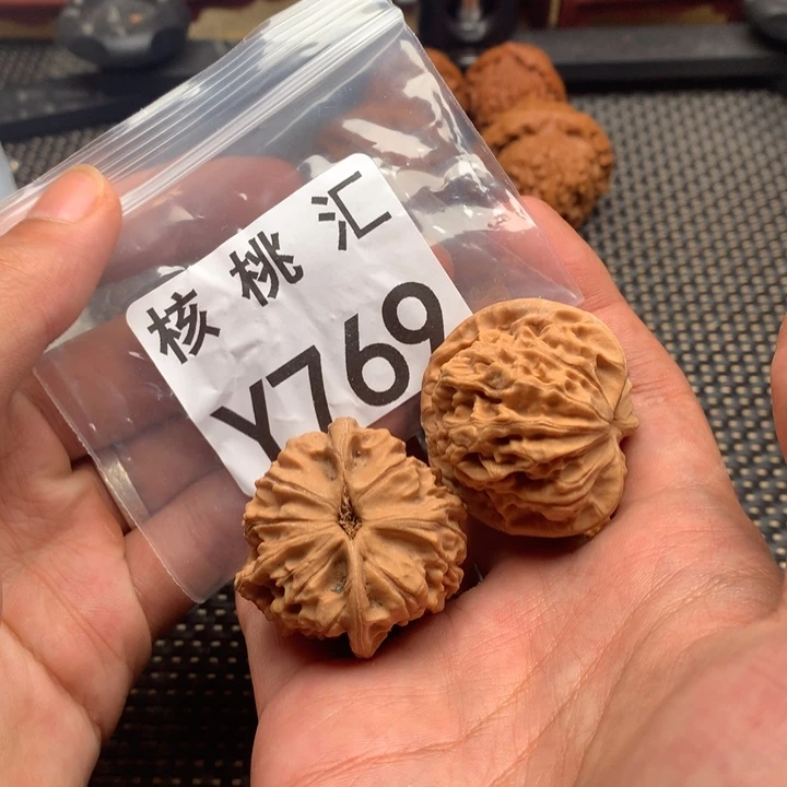 文玩核桃吊坠天地