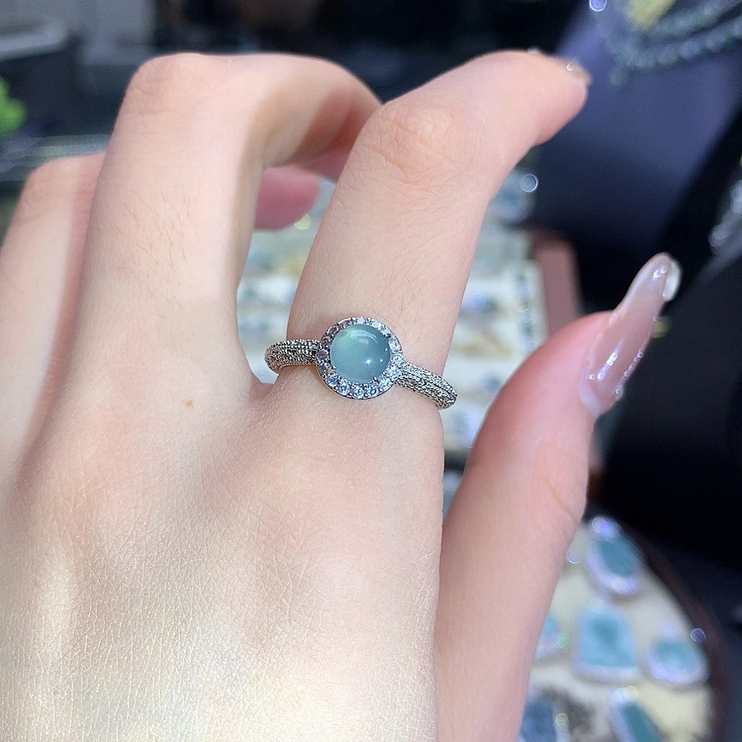 翡翠未镶嵌颈饰蛋面戒指