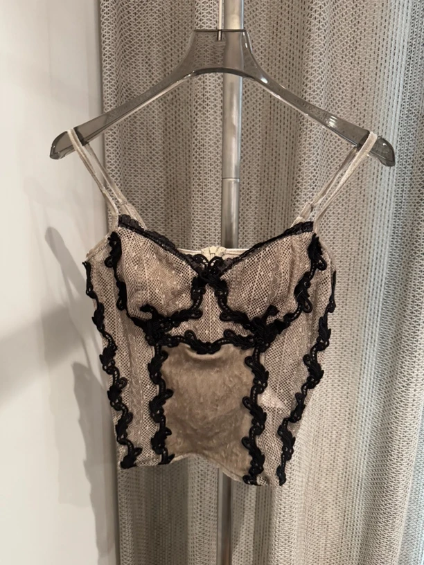 主播推荐 小众气质款蕾丝花边镂空法式吊带