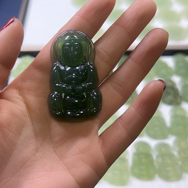 蛇纹石玉颈饰未镶嵌圆*滚