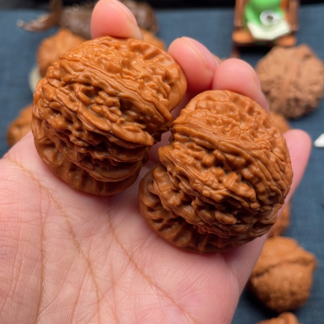 把件文玩核桃44毕业红皮老树白狮子全品