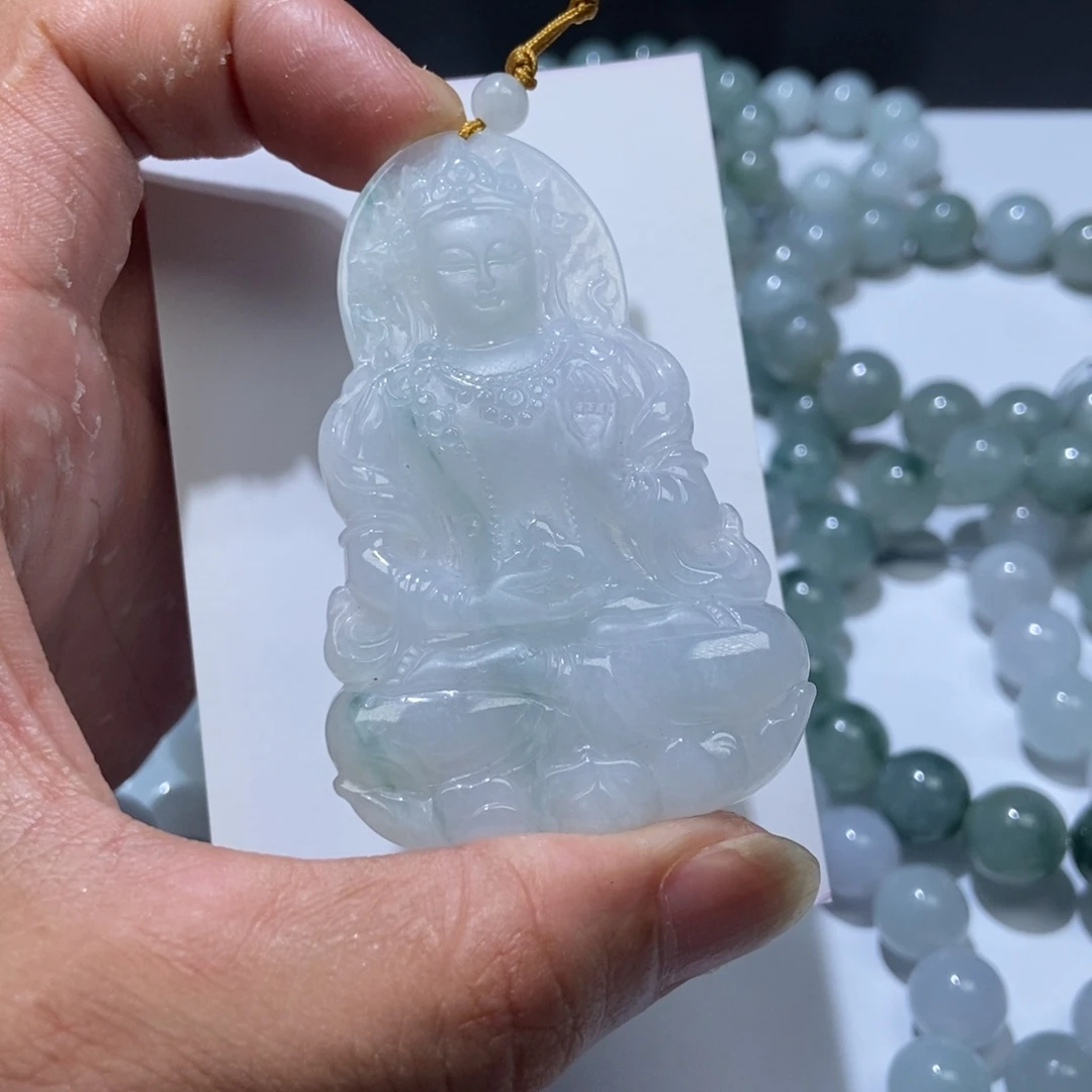 翡翠未镶嵌颈饰度母